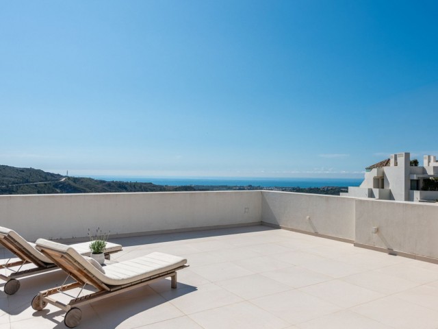 4 Bedrooms Apartment in Benahavís