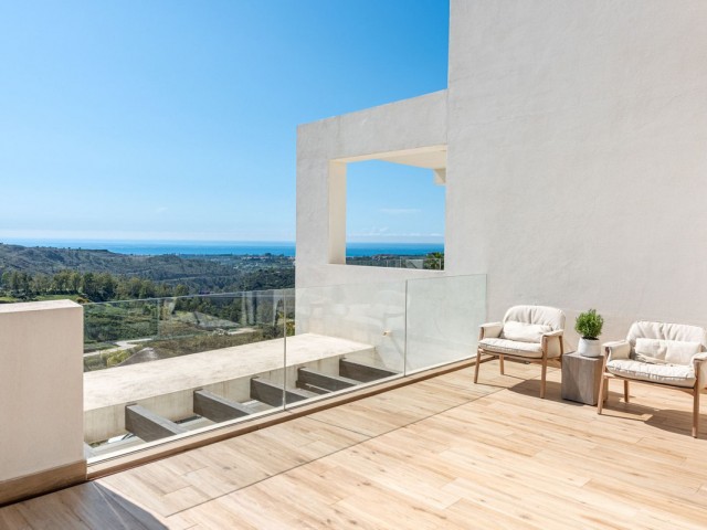 4 Bedrooms Apartment in Benahavís