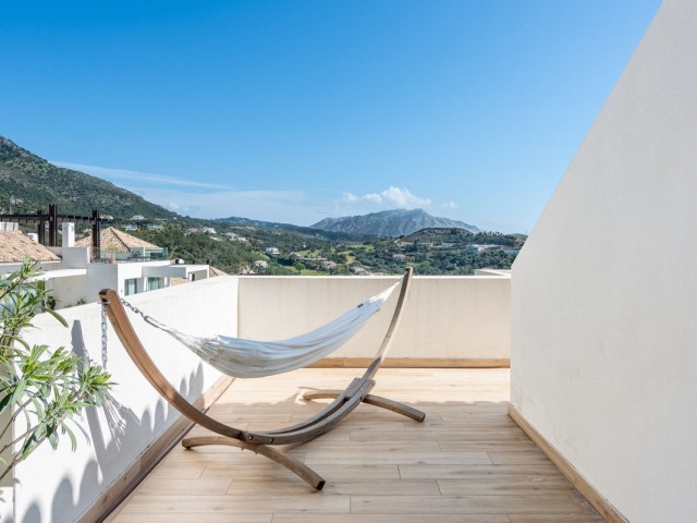 4 Bedrooms Apartment in Benahavís