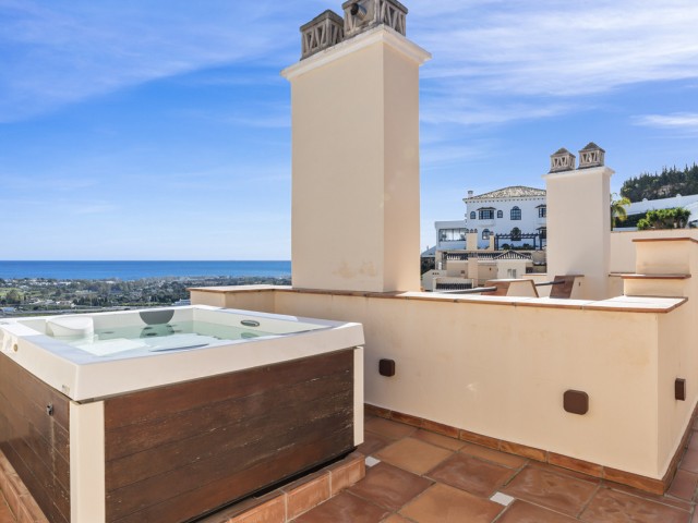 4 Bedrooms Apartment in Benahavís