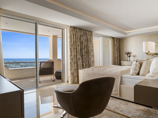 4 Bedrooms Apartment in Benahavís