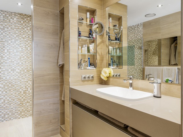 4 Bedrooms Apartment in Benahavís