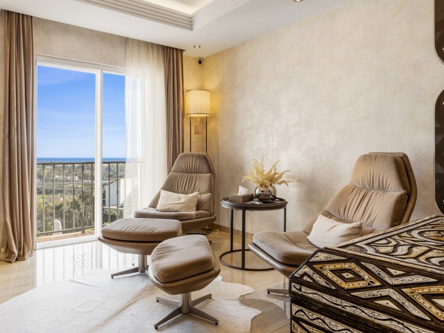 4 Bedrooms Apartment in Benahavís