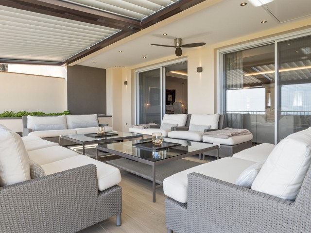 4 Bedrooms Apartment in Benahavís