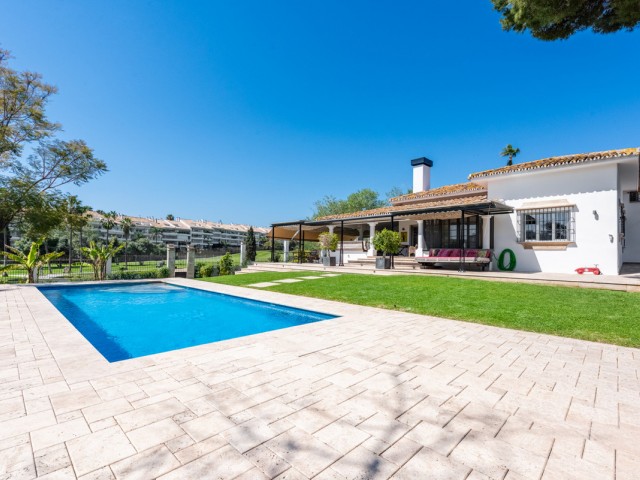 4 Schlafzimmer Villa in San Pedro de Alcántara