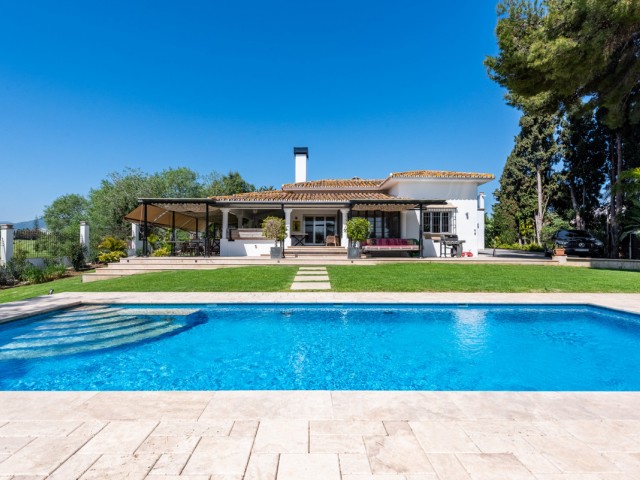 4 Schlafzimmer Villa in San Pedro de Alcántara