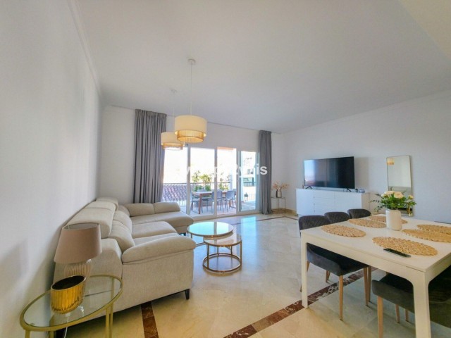 3 Bedrooms Apartment in Benahavís