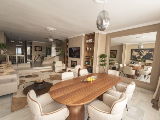 3 Slaapkamer Rijtjeshuis in Nueva Andalucía