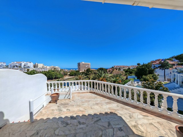 5 Bedrooms Villa in Benalmadena