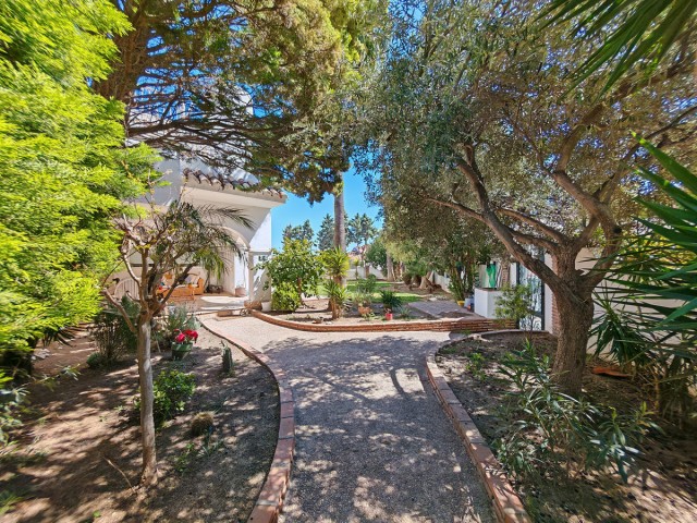 5 Bedrooms Villa in Benalmadena