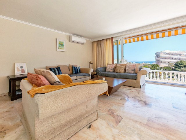 5 Bedrooms Villa in Benalmadena
