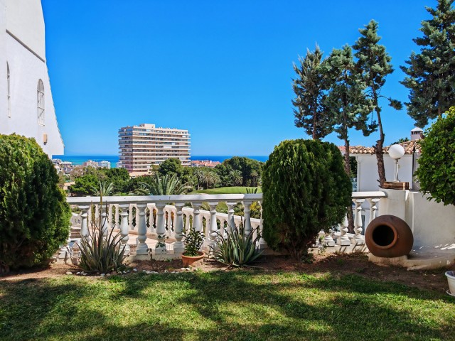 5 Bedrooms Villa in Benalmadena