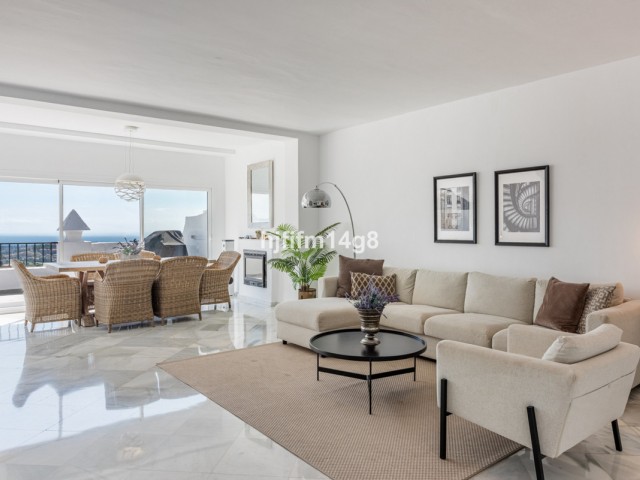 3 Bedrooms Apartment in Benahavís