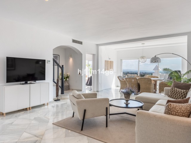 3 Bedrooms Apartment in Benahavís