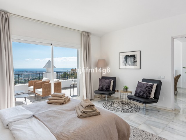 3 Bedrooms Apartment in Benahavís