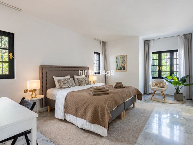 3 Bedrooms Apartment in Benahavís