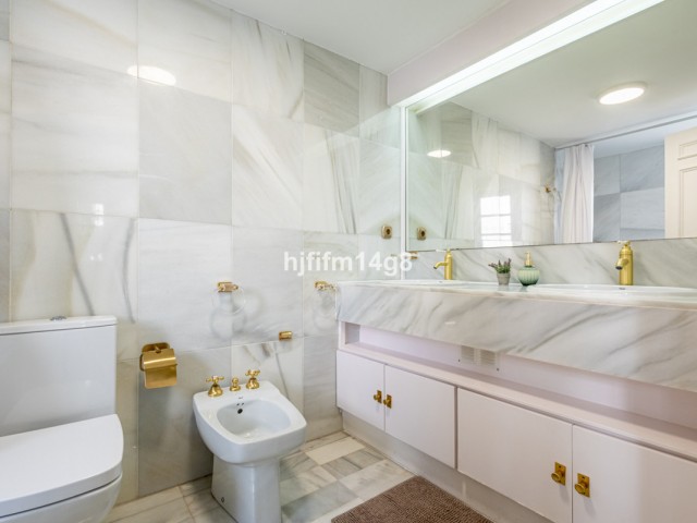 3 Bedrooms Apartment in Benahavís