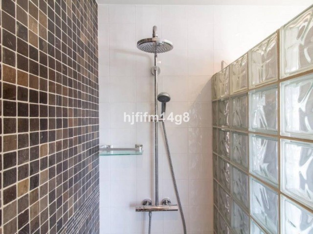 3 Bedrooms Apartment in Benahavís