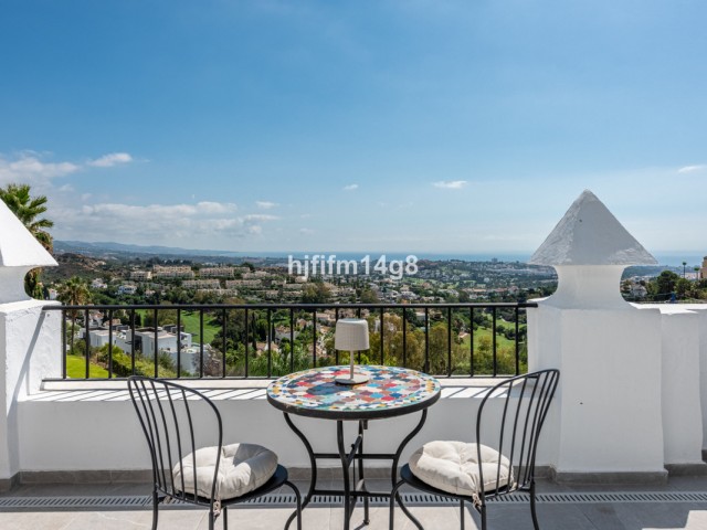 3 Bedrooms Apartment in Benahavís