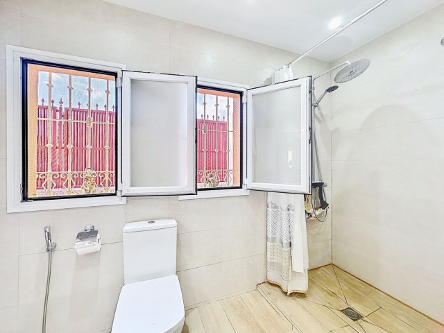 3 Bedrooms Villa in Estepona