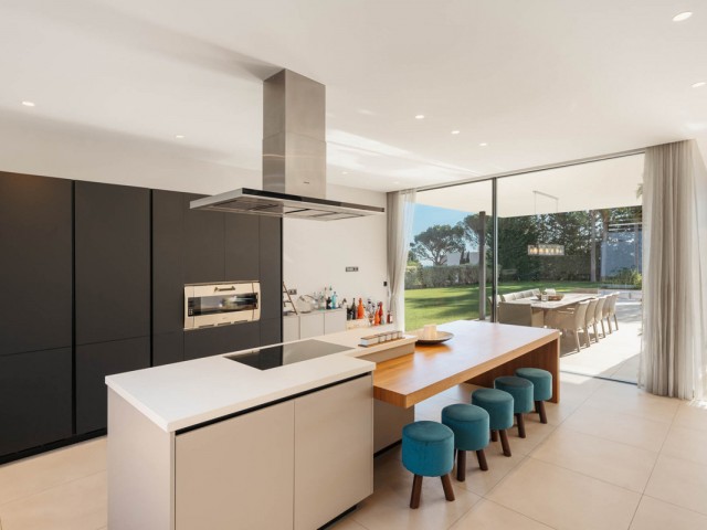 5 Bedrooms Villa in El Madroñal