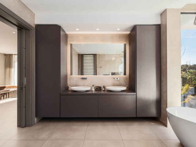 5 Bedrooms Villa in El Madroñal