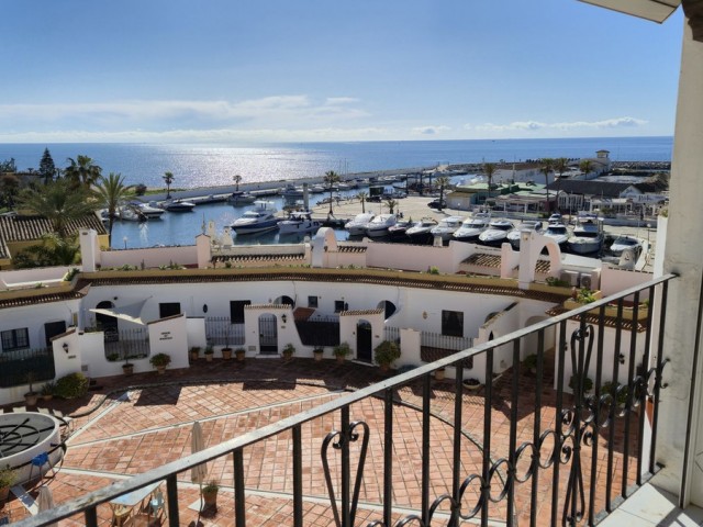 Penthouse avec 1 Chambres  à Puerto de Cabopino