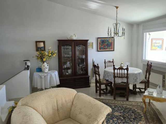 Penthouse avec 1 Chambres  à Puerto de Cabopino