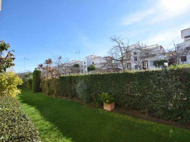 2 Bedrooms Apartment in San Pedro de Alcántara