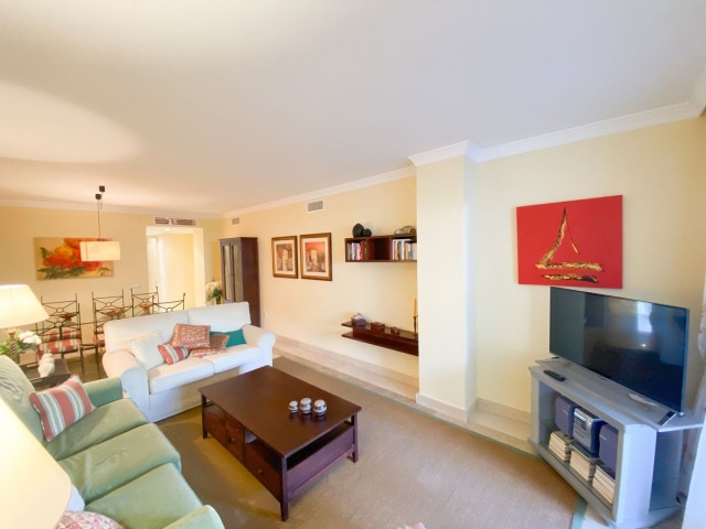 2 Bedrooms Apartment in San Pedro de Alcántara