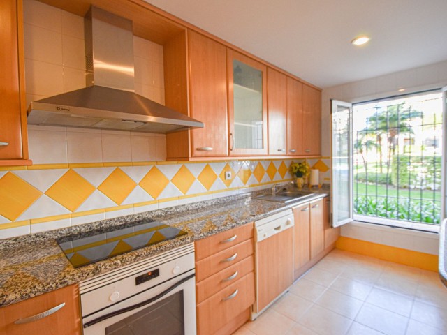 2 Bedrooms Apartment in San Pedro de Alcántara