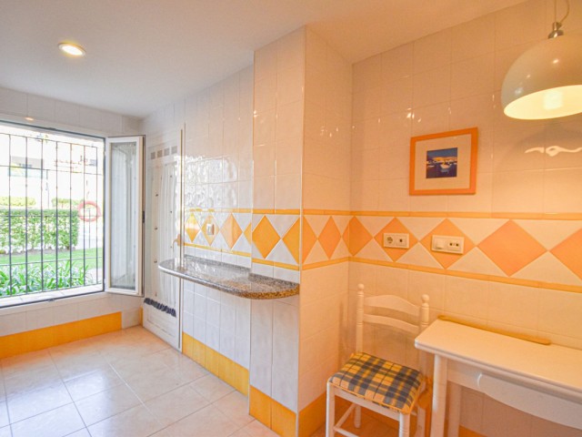 2 Bedrooms Apartment in San Pedro de Alcántara