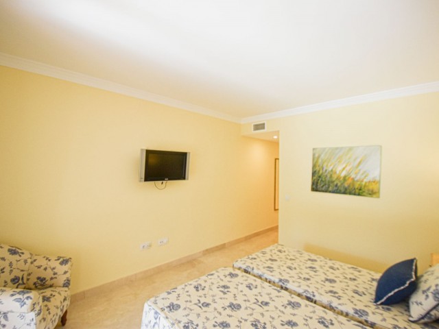 2 Bedrooms Apartment in San Pedro de Alcántara