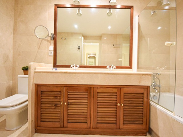 2 Bedrooms Apartment in San Pedro de Alcántara