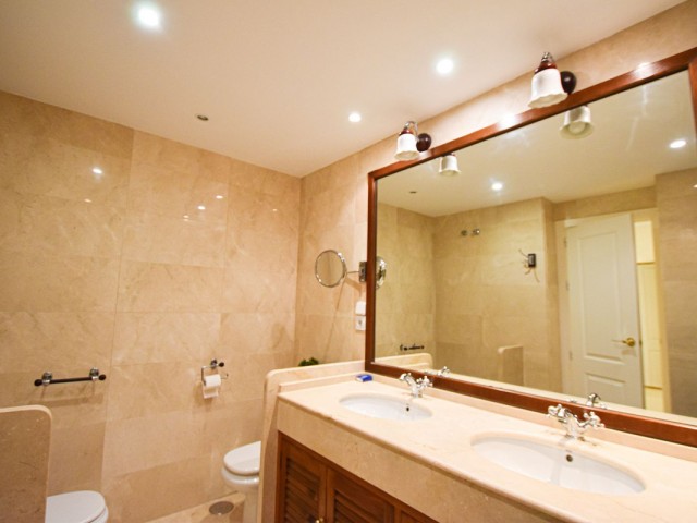 2 Bedrooms Apartment in San Pedro de Alcántara