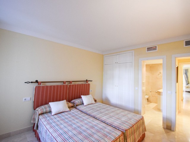 2 Bedrooms Apartment in San Pedro de Alcántara