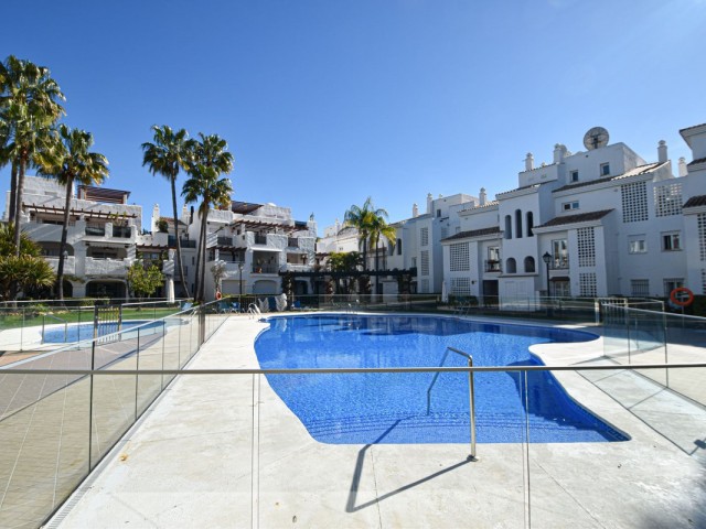 2 Bedrooms Apartment in San Pedro de Alcántara