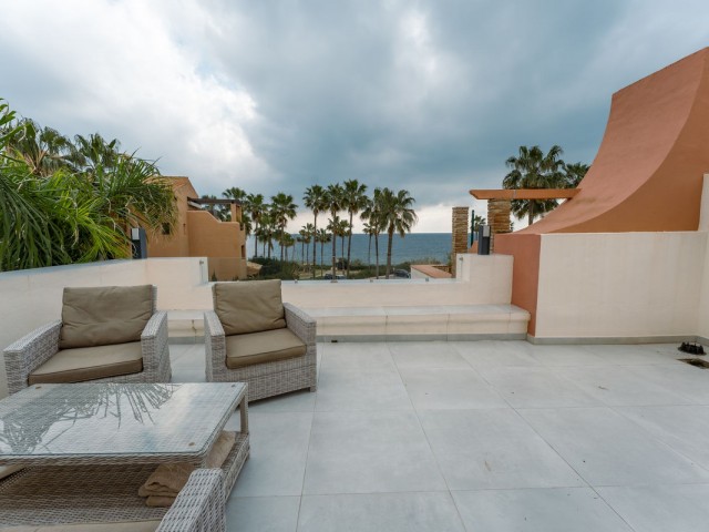 Maison mitoyenne avec 4 Chambres  à New Golden Mile