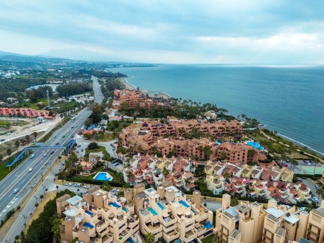 Maison mitoyenne avec 4 Chambres  à New Golden Mile