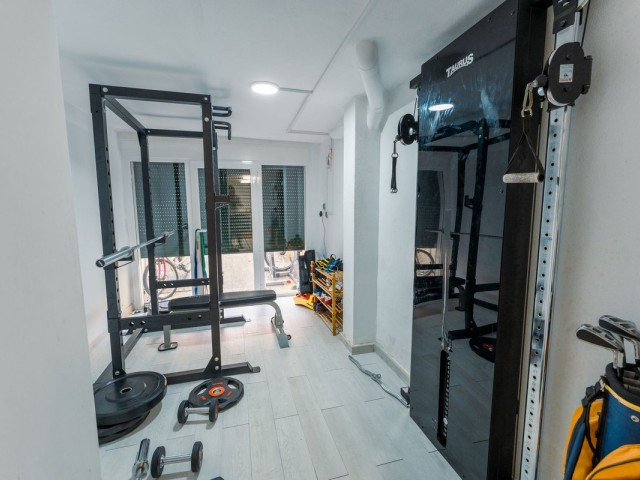 Maison mitoyenne avec 4 Chambres  à New Golden Mile