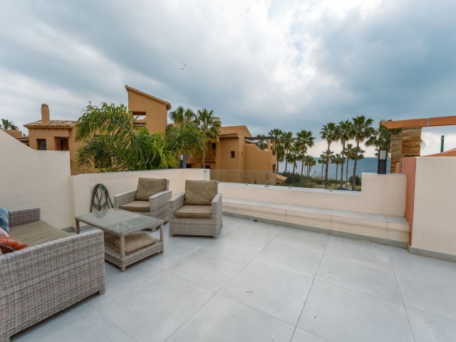 Maison mitoyenne avec 4 Chambres  à New Golden Mile