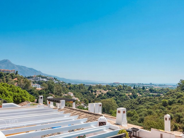 3 Bedrooms Apartment in Benahavís