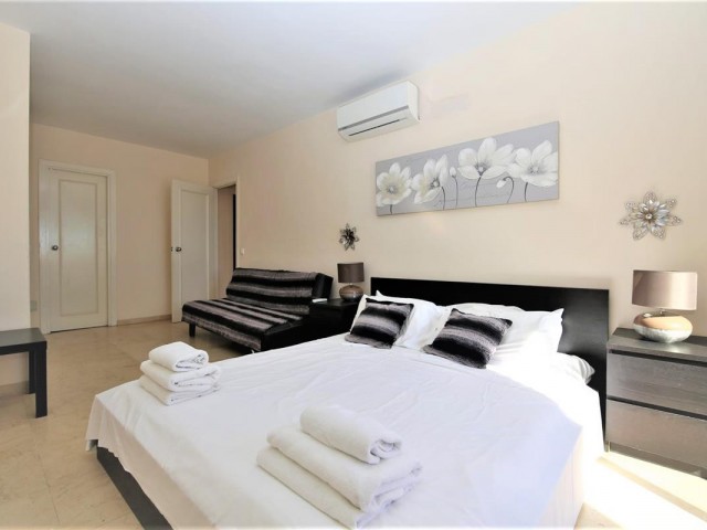 2 Bedrooms Apartment in Estepona