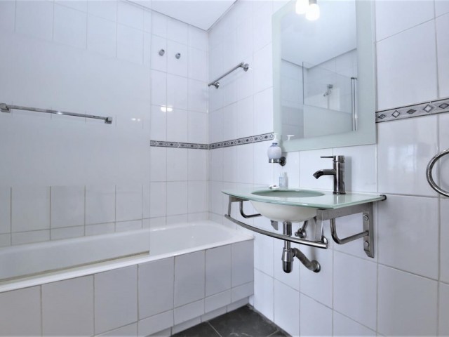 2 Bedrooms Apartment in Estepona