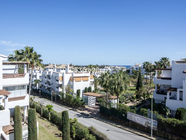 3 Bedrooms Apartment in Selwo