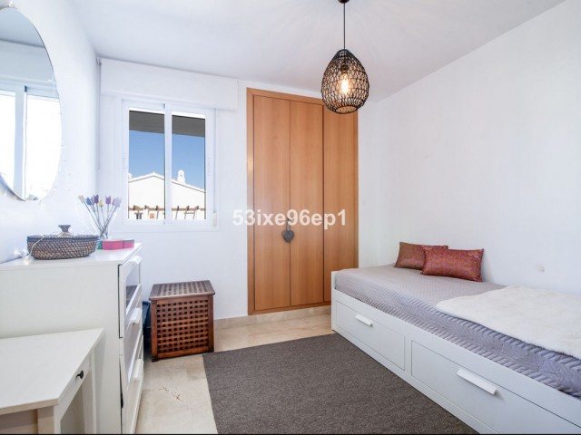 3 Bedrooms Apartment in Selwo