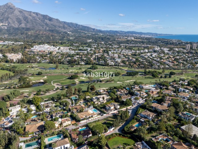 6 Bedrooms Villa in Nueva Andalucía