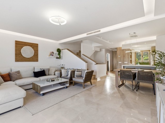 Maison mitoyenne avec 3 Chambres  à La Cala Golf