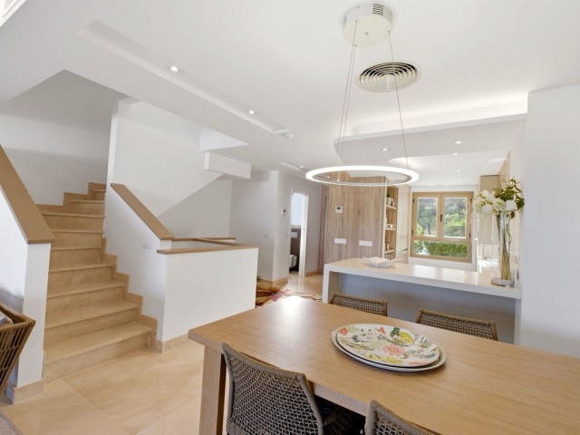 Maison mitoyenne avec 3 Chambres  à La Cala Golf