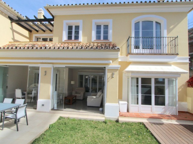 Villa avec 3 Chambres  à Elviria